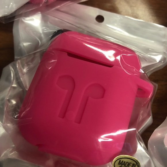 (FLASH SALE) AirPods Case w/Keychain Protective ✅ - Picture 6 of 8